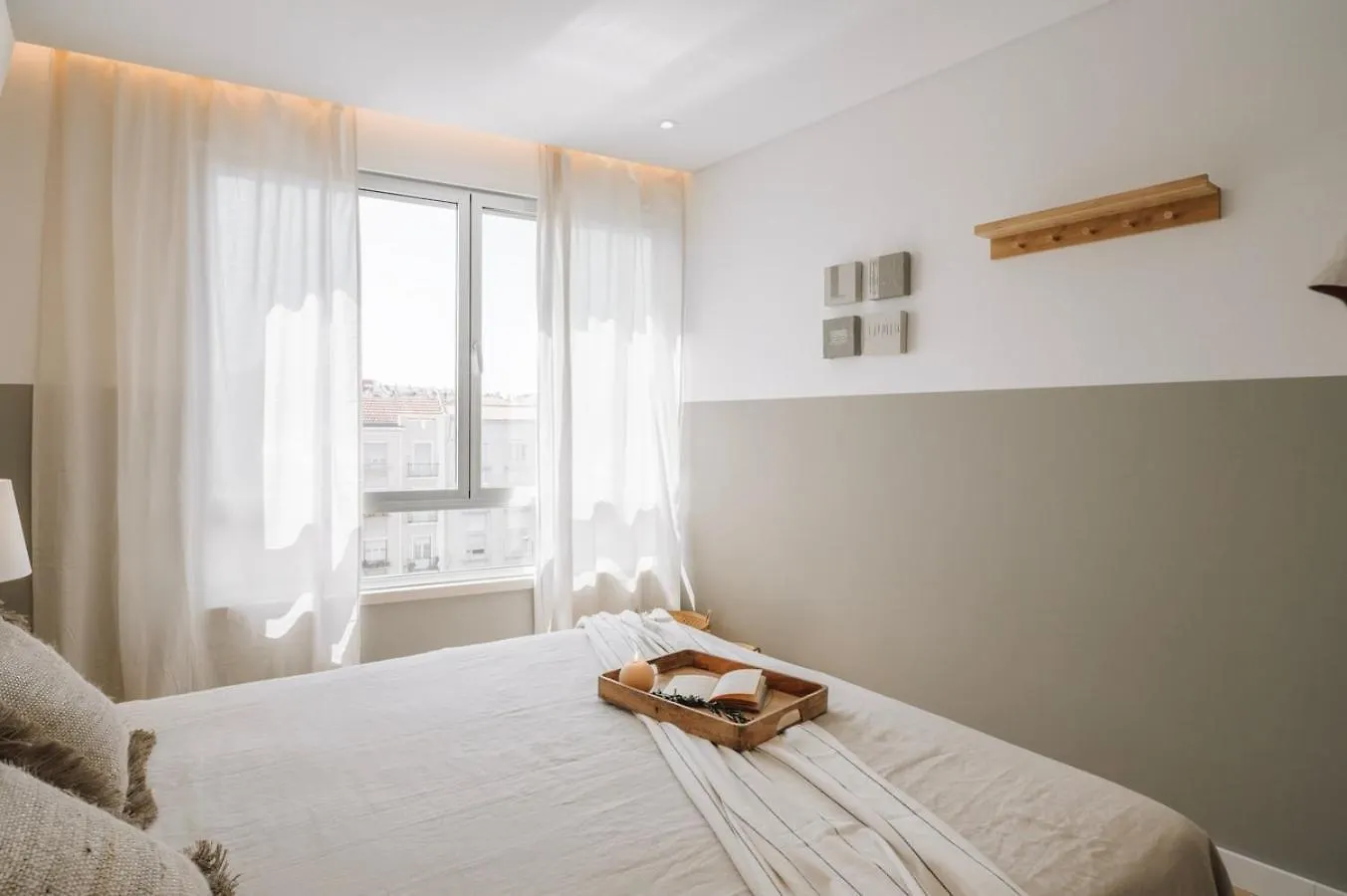 Montalto - 1 Bedroom And Parking In Alvalade Lisboa Apartman