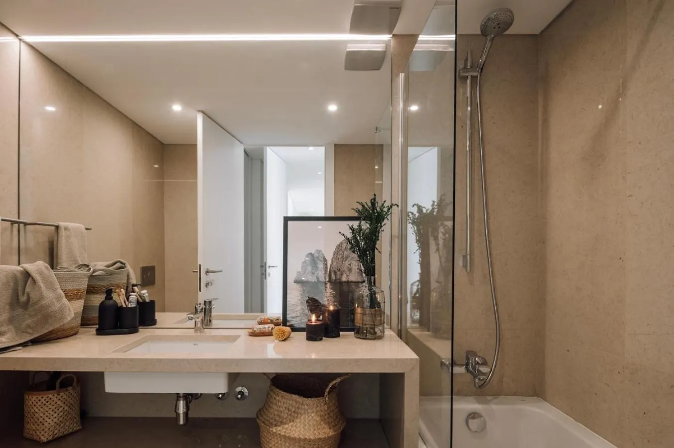Апартаменты Montalto - 1 Bedroom And Parking In Alvalade Лиссабон